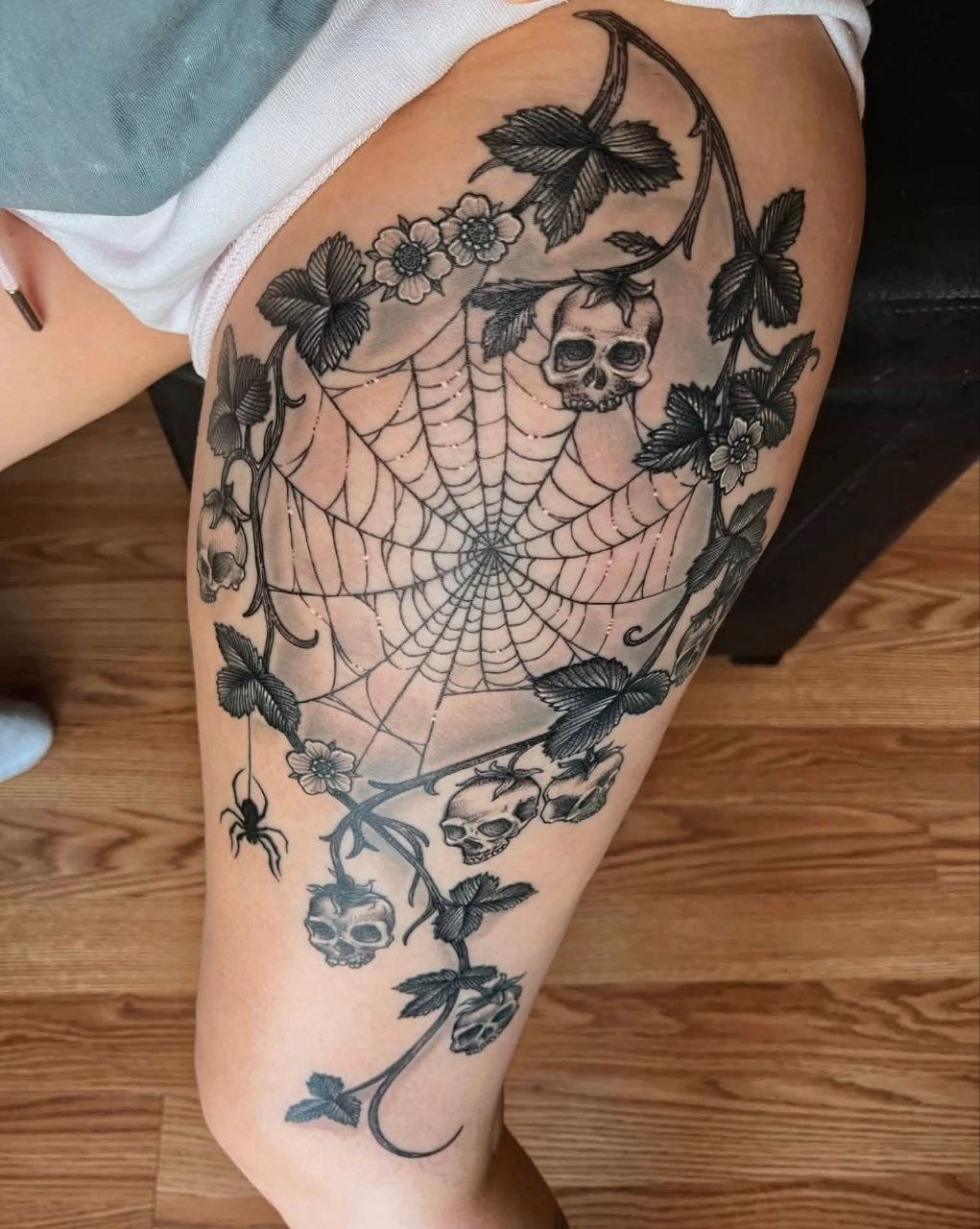 Black and grey strawberry vines with spiderweb and skulls